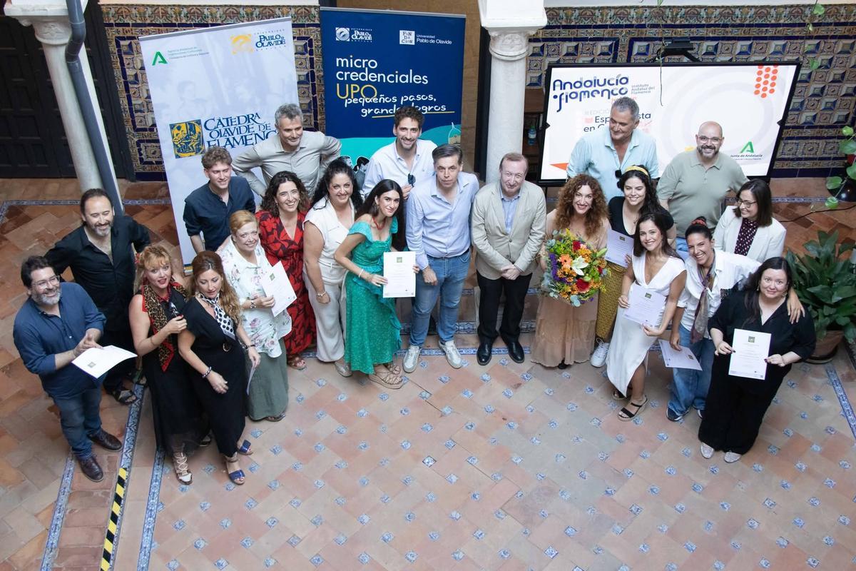 Entrega de diplomas del curso de Gestión Cultural del IAF y la UPO