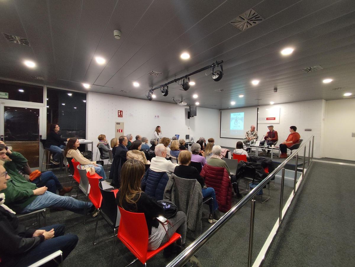 La presentació va reunir molt de públic, a Figueres.