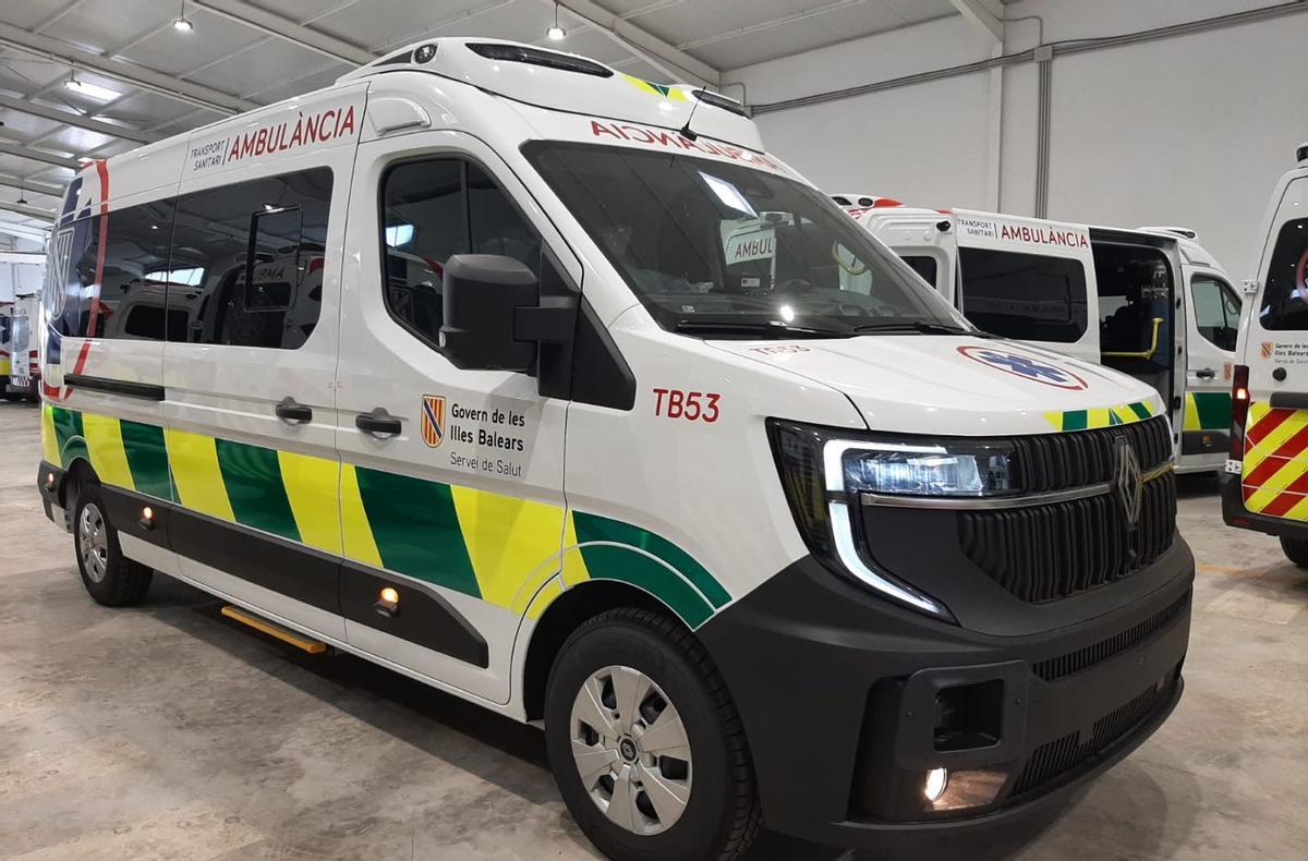 Una de las nuevas ambulancias de transporte sanitario no urgente que compró el Govern. | IB-SALUT