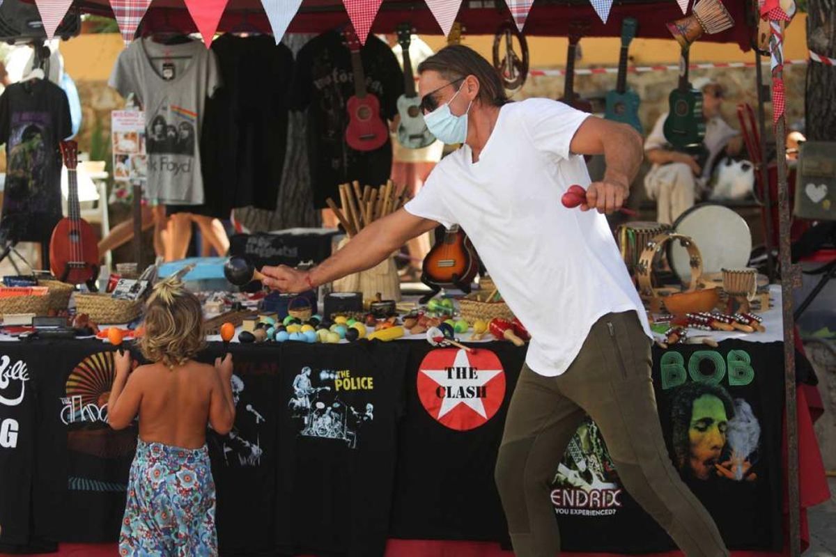 Reabre el mercadillo de Sant Joan