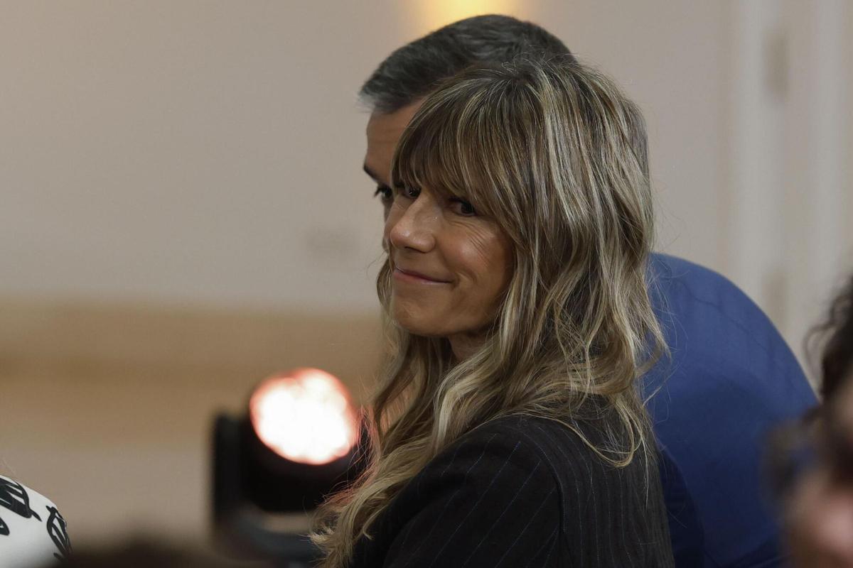 Begoña Gómez demana permís a Peinado per acompanyar Sánchez a la cimera de l’OTAN i acudir a la graduació de la seva filla