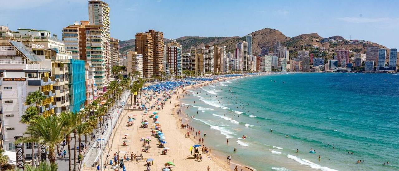 Benidorm, la ciudad que más hoteles acumula en la provincia. | DAVID REVENGA