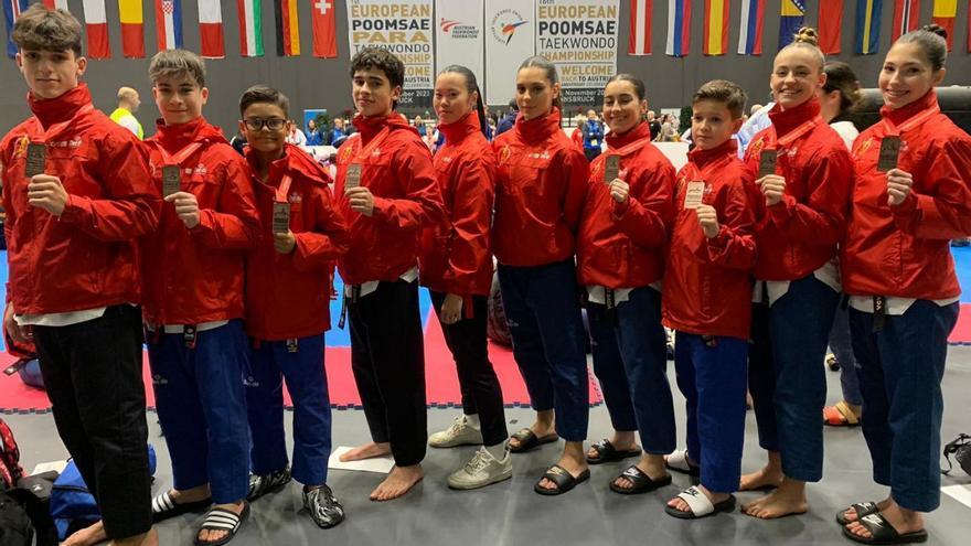 Representantes del Club Taekwondo Sada en el Campeonato de Europa celebrado en Austria. |  // LOC