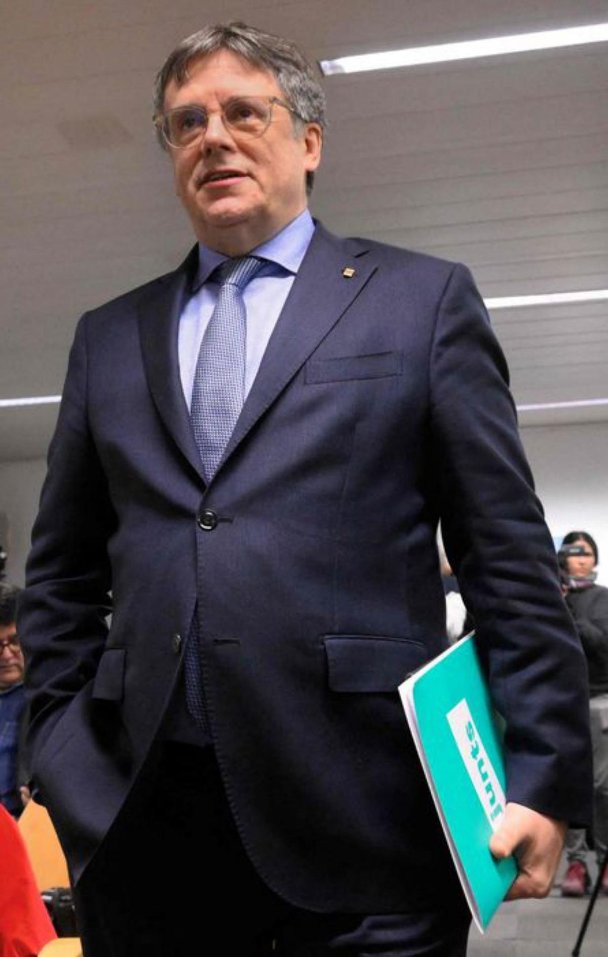 Puigdemont justifica el vot de Soler a favor de l’OPA del BBVA Puigdemont justifica el vot de Soler a favor de l’OPA del BBVA