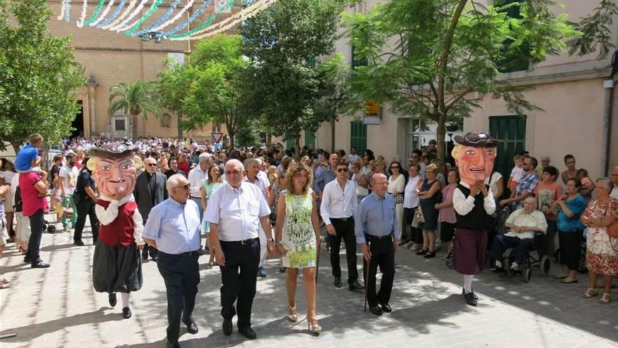 El antiguo rector Ramis guía el día de Sant Roc