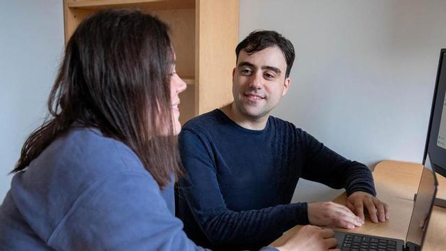 Els científics Isabel Kerrebijn i Michael Wainberg, que han liderat l’estudi sobre fibromiàlgia.