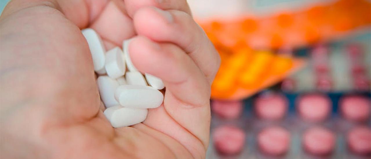 Los gallegos encabezan los achaques y el consumo de medicamentos en España