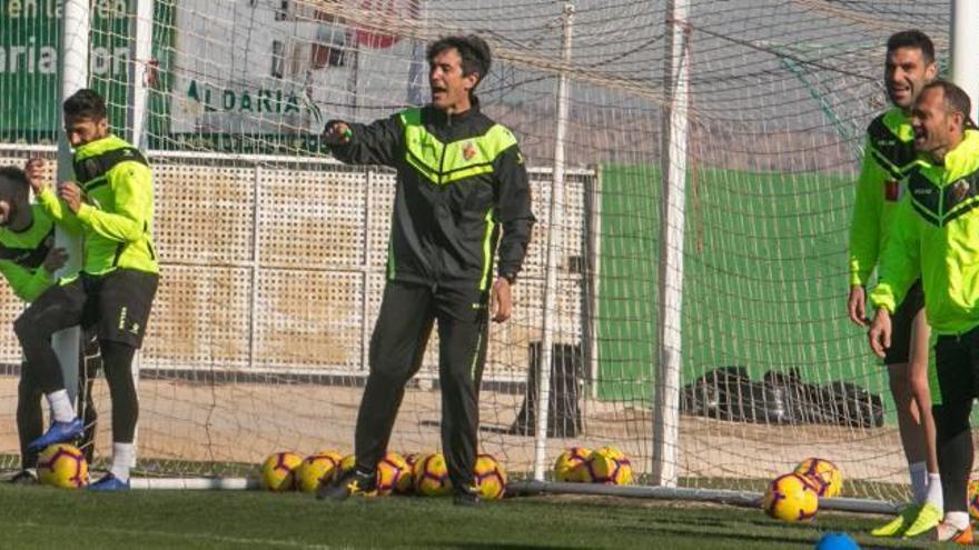 Pacheta, ayer, durante el entrenamiento del equipo en el campo anexo.