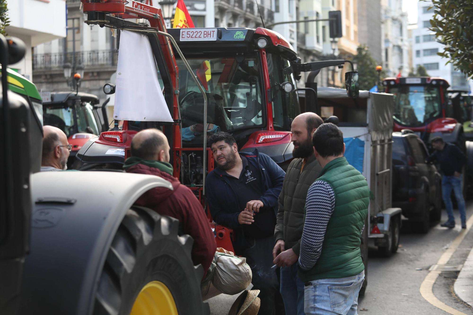 Protestas de los ganaderos y agricultores en Oviedo