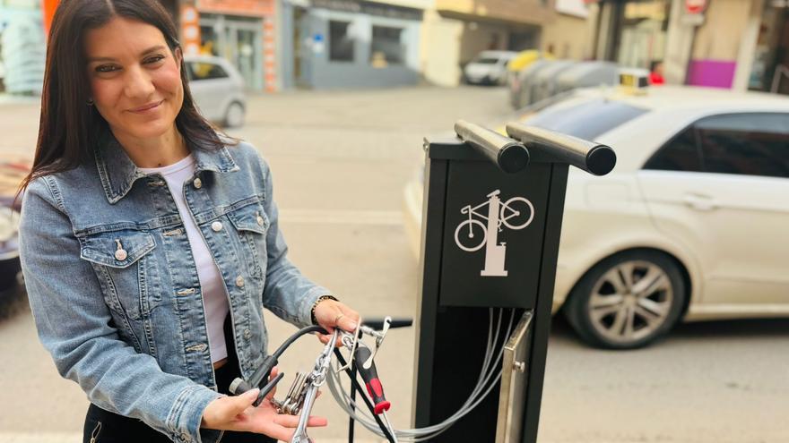 Las calles de Lorca incorporan tres estaciones de mantenimiento de bicicletas