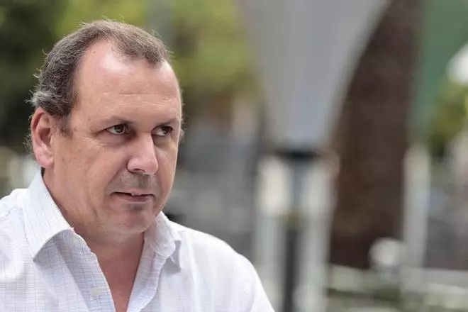 Dos médicos hacen voluntariado en Gambia