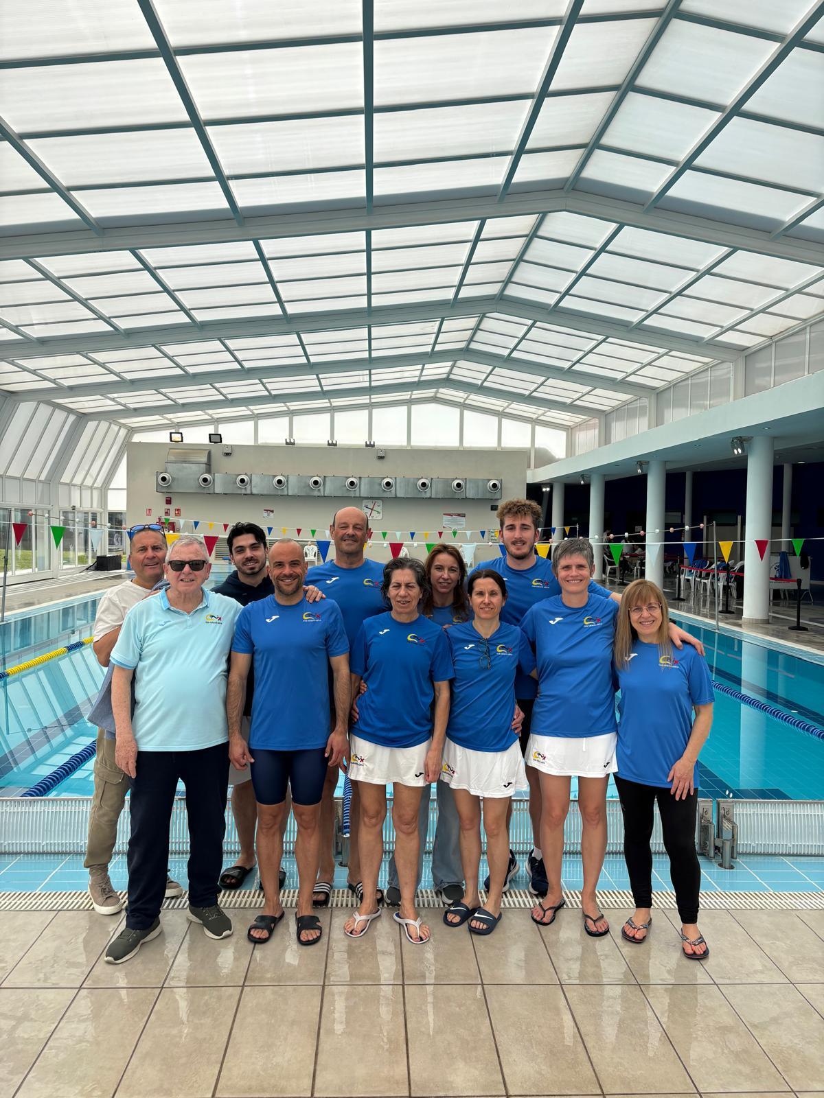 Nadadores del CN Xàtiva en la jornada de la Liga Master, en Les Pereres.