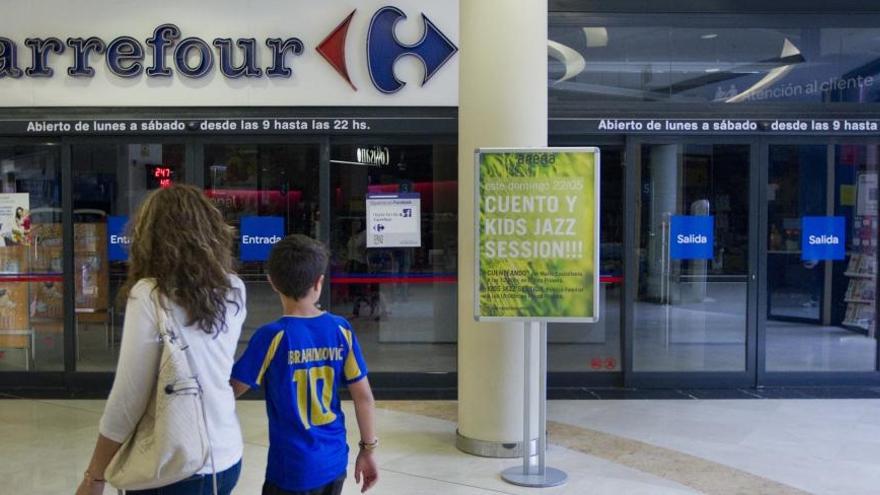 Carrefour, cerrado en el centro comercial Arena