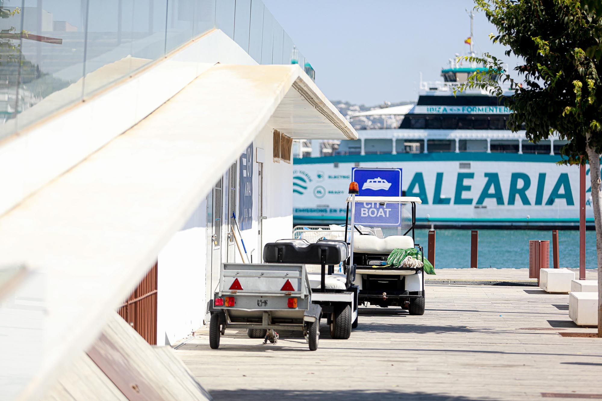 Instalaciones eléctricas del Martillo en el Puerto de Ibiza