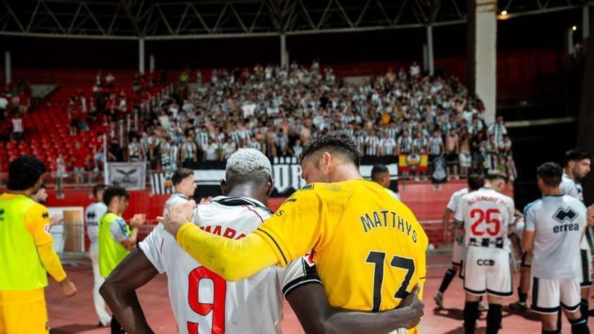 Camara y Matthys, tras la derrota en Almería.