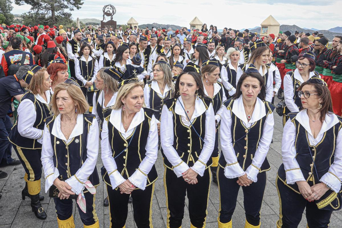 Así ha sido la bajada del San Bonifacio, Mártir de la ermita en Petrer