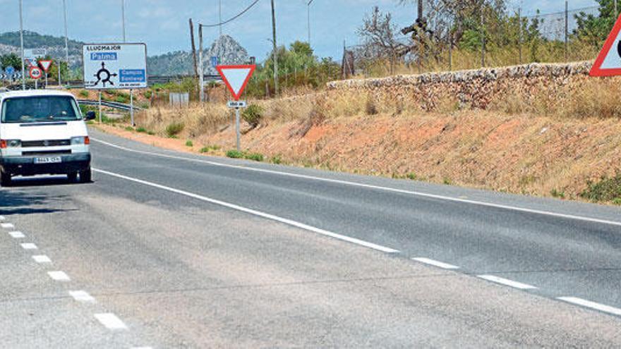 El siniestro tuvo lugar en el kilómetro 0,4 de la carretera MA-6015.