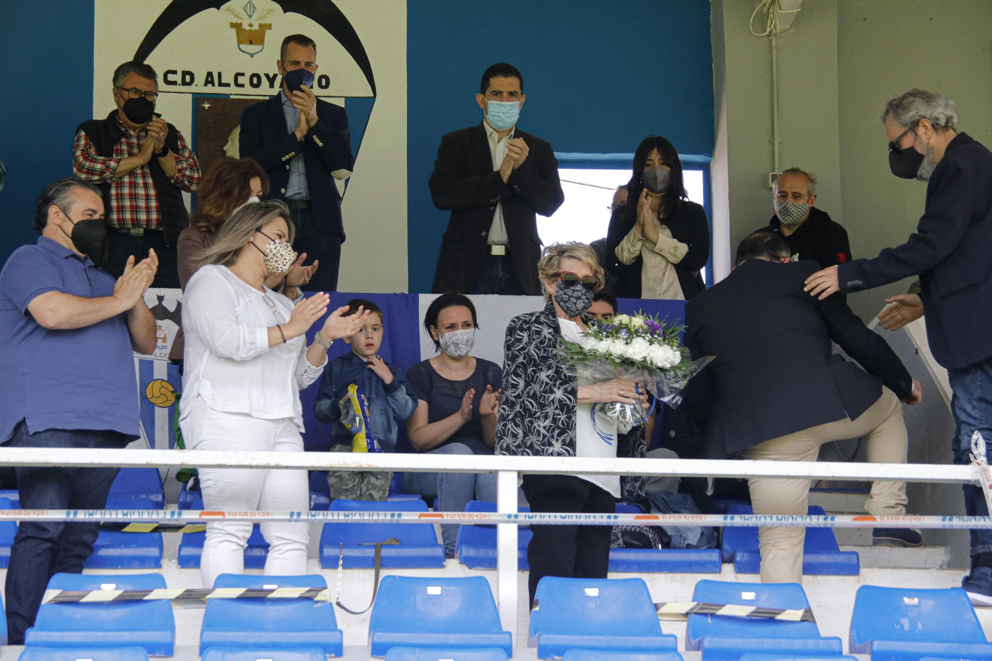 Goles y fiesta en la despedida del Alcoyano (2-3)