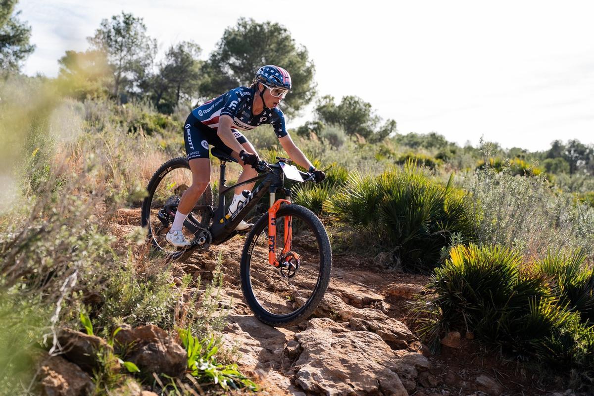 El viento ha añadido un plus de dificultad a la primera etapa.