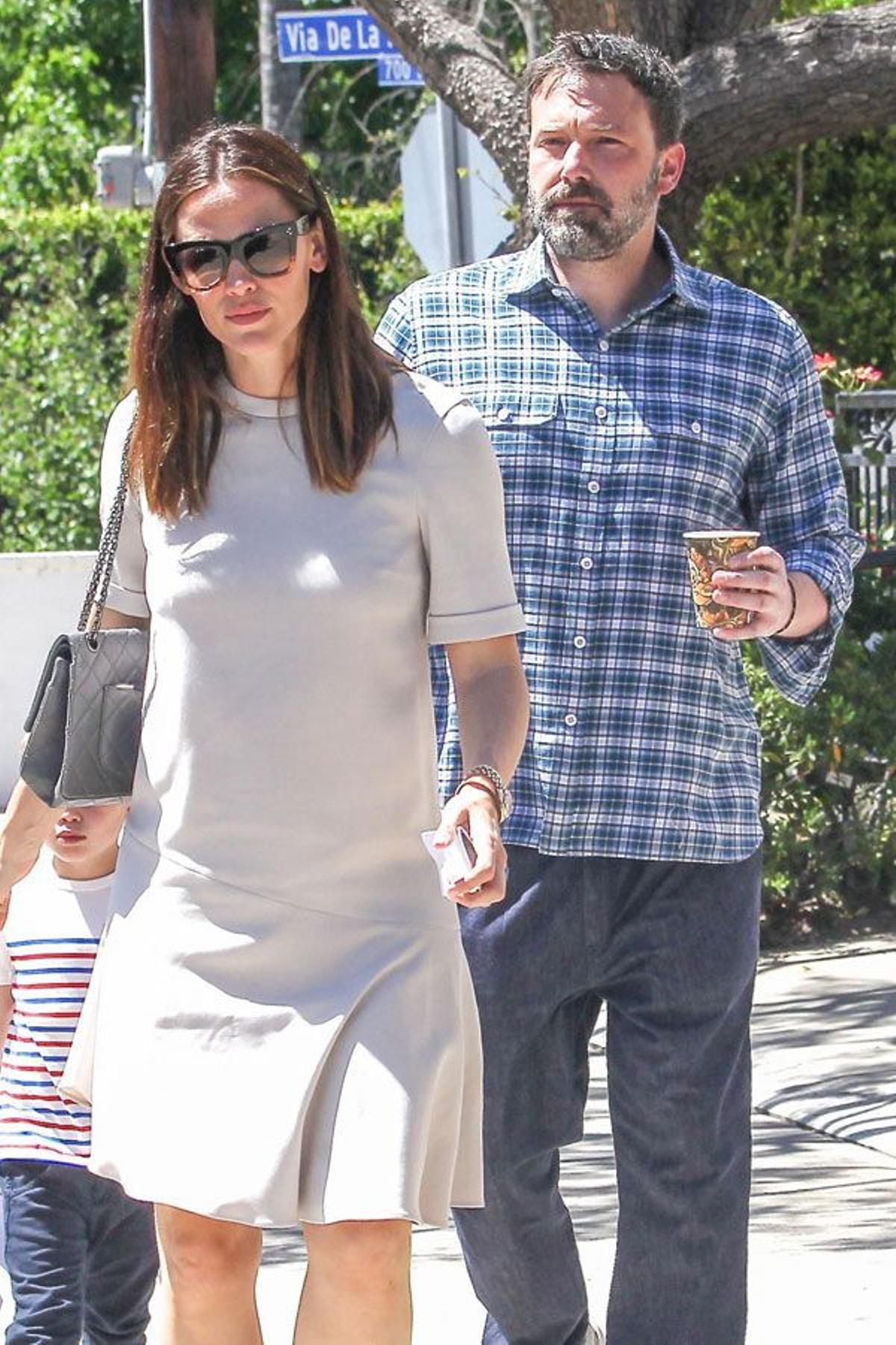 Ben Affleck luce nueva cara junto a Jennifer Garner