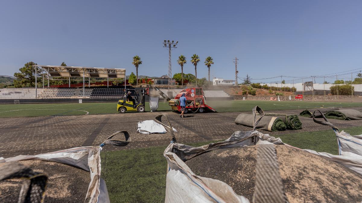 Obras del campo de fútbol de La Laguna