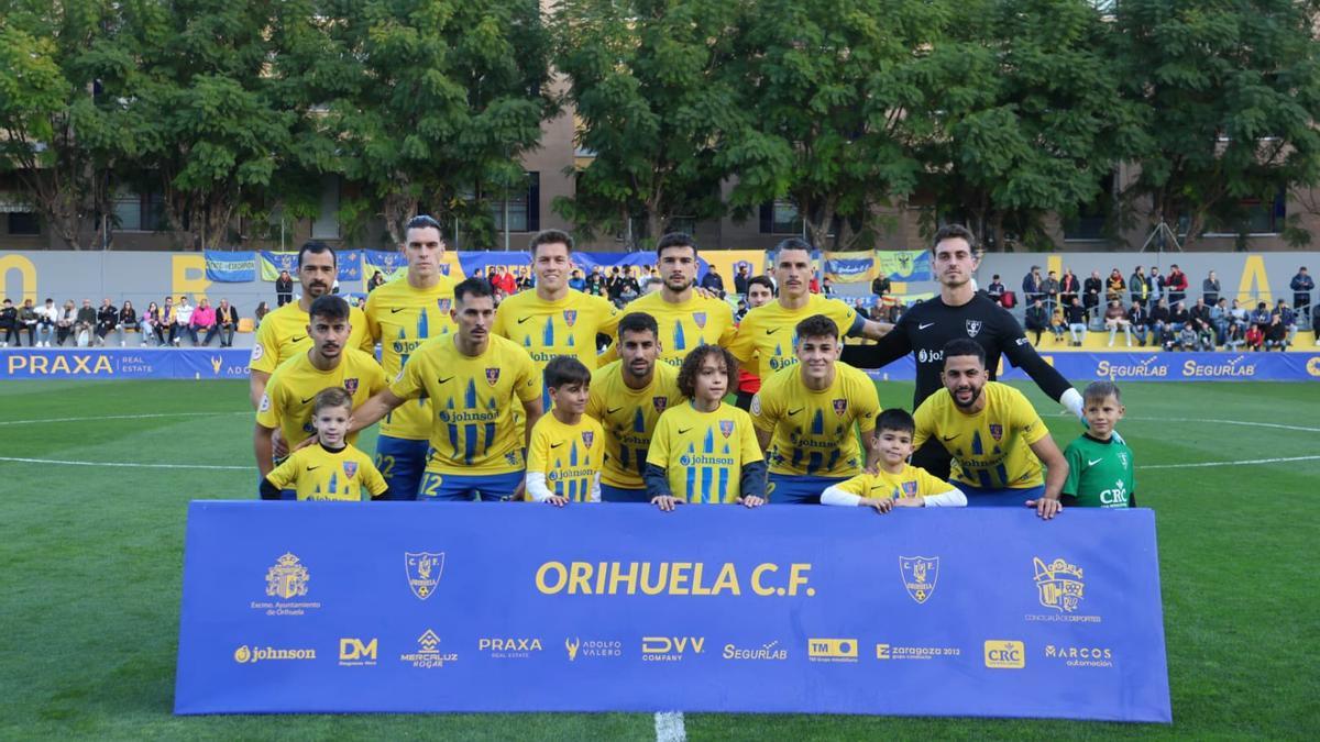 Alineación titular escogida por Sergi Guilló para enfrentarse al Vélez.