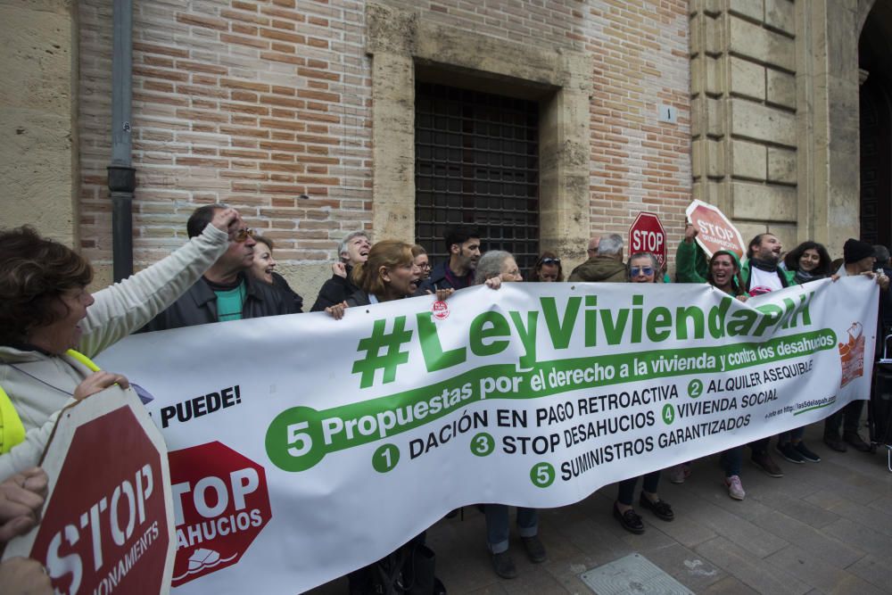 Protesta de la PAH ante el fallo del Supremo.