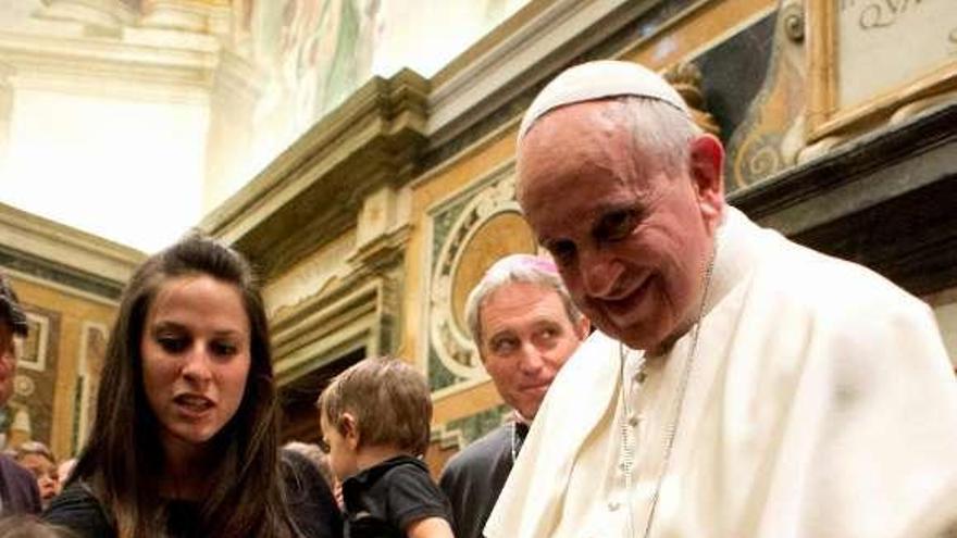 El papa Francisco pide perdón por los abusos sexuales de sacerdotes a niños