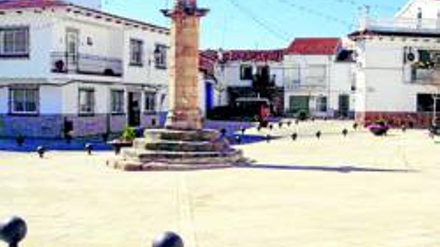 Monago y León ponen hoy la primera piedra de la casa de cultura