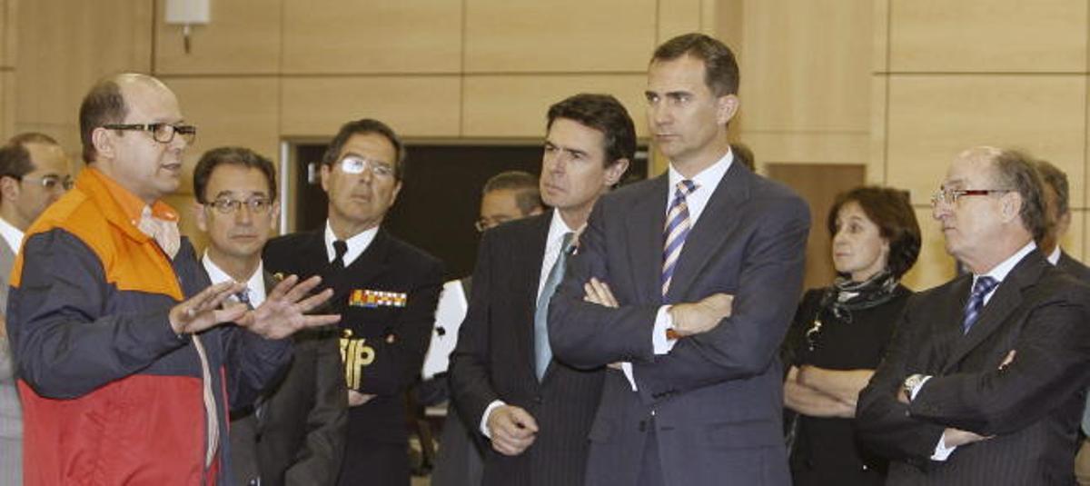 El príncipe durante el acto de inauguración en la refinería de Repsol.