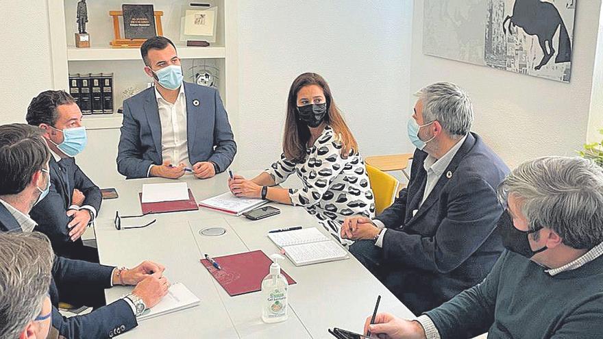 Última reunión mantenida entre los promotores del ecopolígono y representantes del gobierno local.