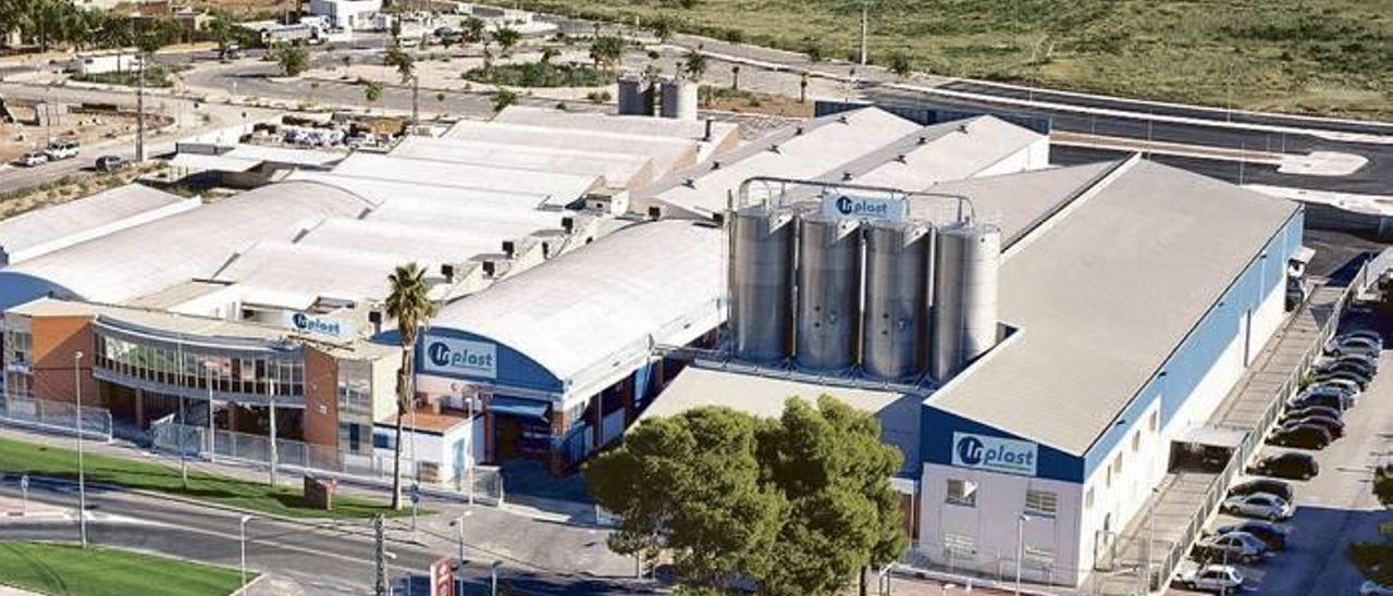 Manufacturas Inplast, firma de cierres plásticos, en Aspe.