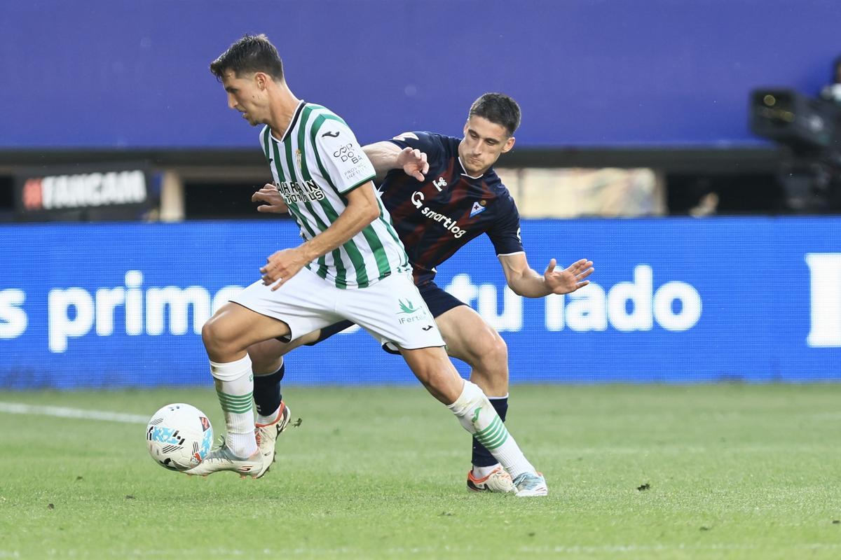 Éibar-Córdoba CF. Las imágenes del partido de LaLiga Hypermotion