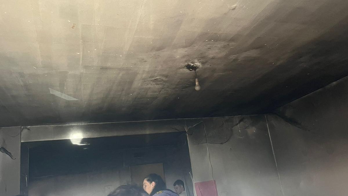 Vídeo | Así ha sido el incendio en una vivienda de los Colorines, en Badajoz