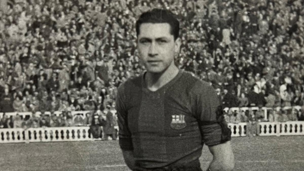 Antonio Franco, en una imagen de su época de jugador del FC Barcelona, en el campo de Les Corts
