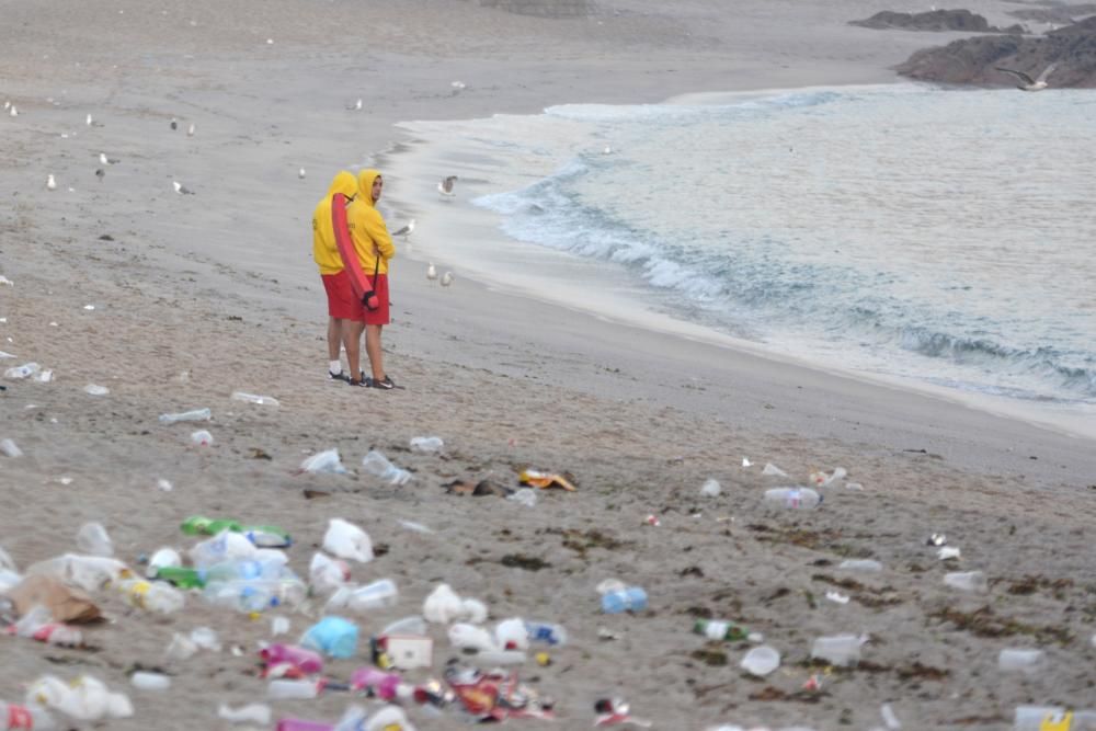 Así amanecieron playas de la ensenada del Orzán