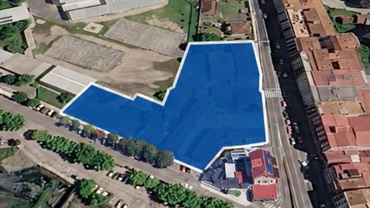 La parcela de 5.000 m2 en A Marisma en la que el PP propone su complejo cultural.