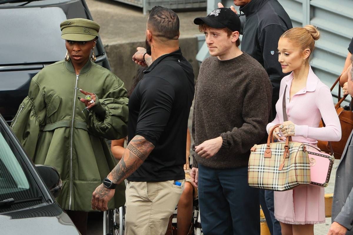Etahn Slater y Ariana Grande se ocnocieron en el set de rodaje