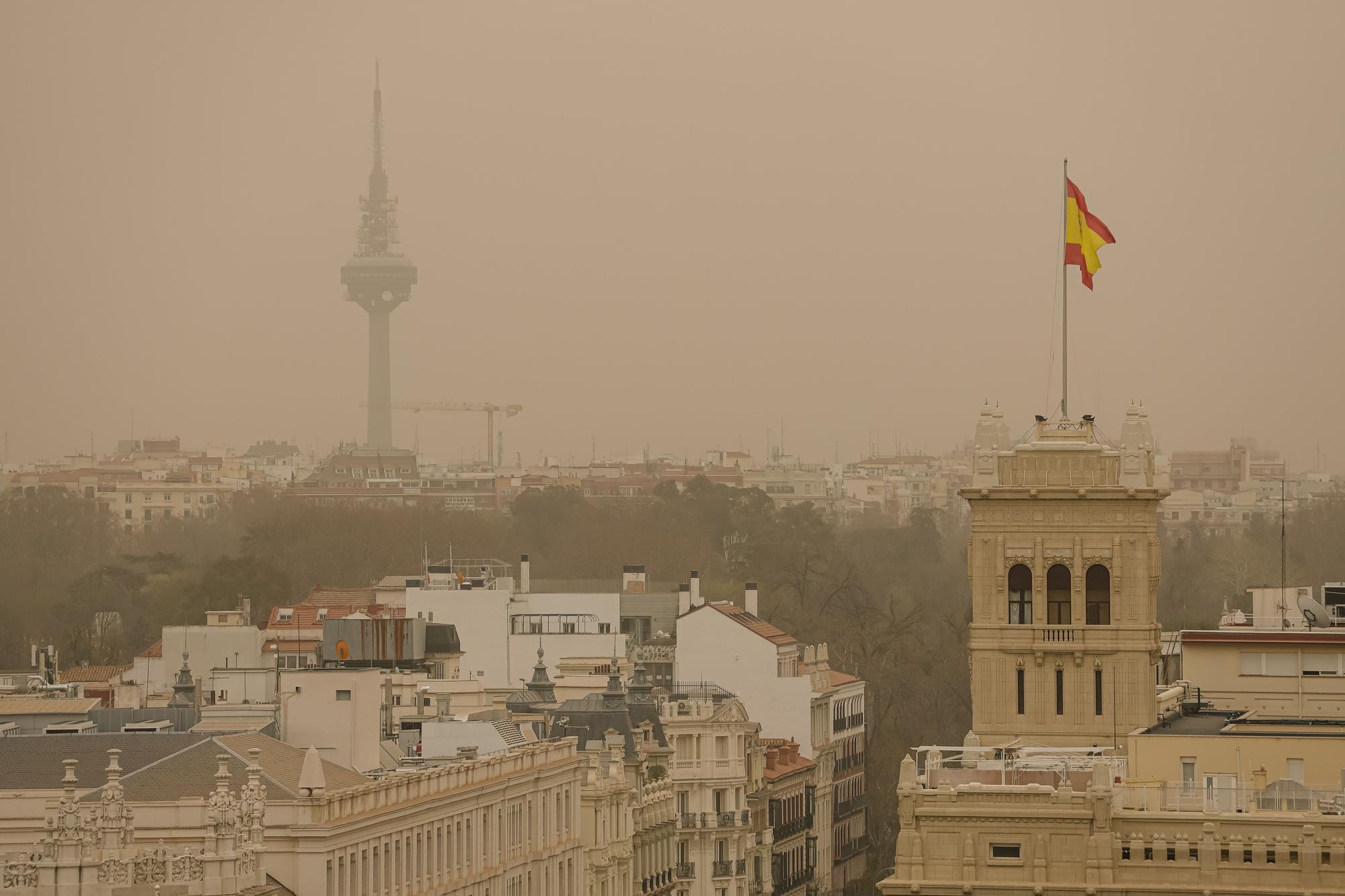 Un gran núvol de pols sahariana arriba a Catalunya