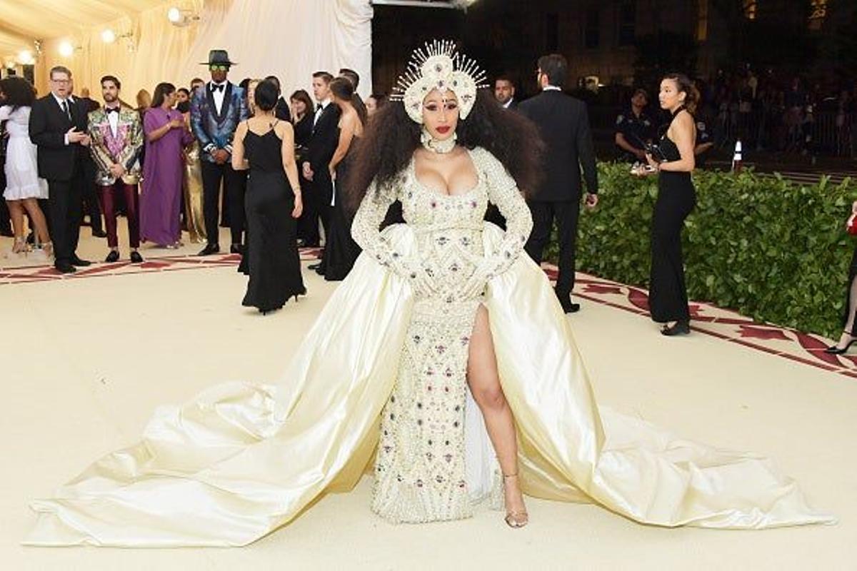 Cardi B. en plan María Antonieta