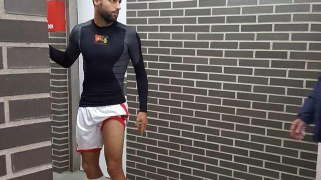 Ferran Giner, en la antesala del vestuario, del partido ante el Olot.