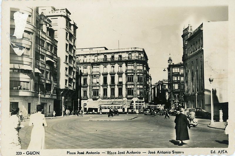 La evolución de Gijón a través de las postales