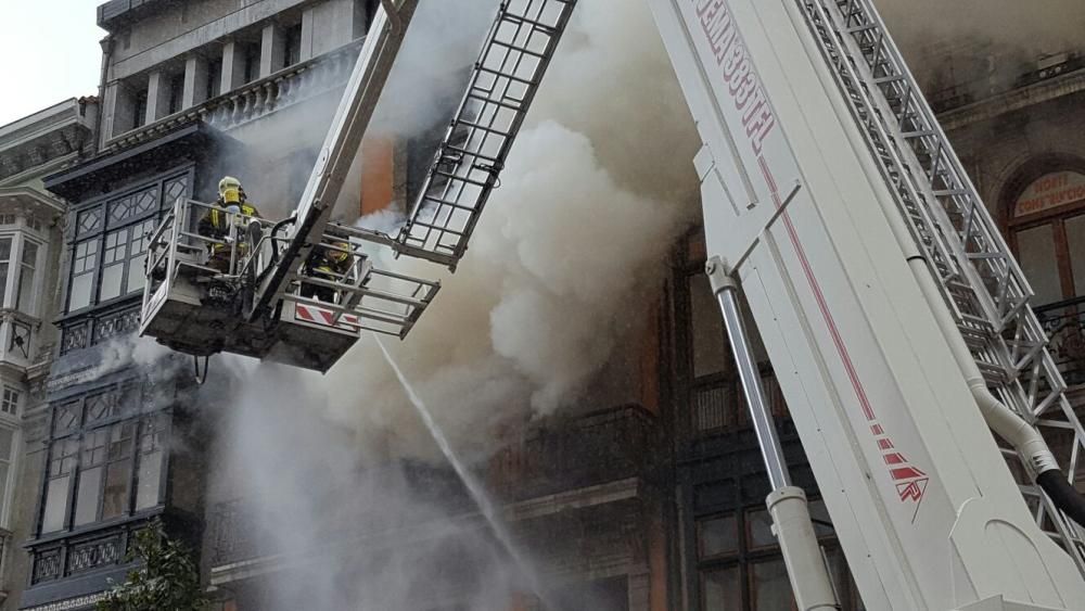 Incendio en la calle Uría de Oviedo