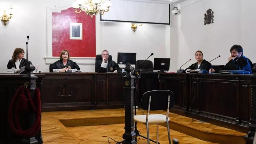 La abogada del profesor de Música acusado de abusar de alumnas menores, expedientada por la Audiencia por no acudir al juicio