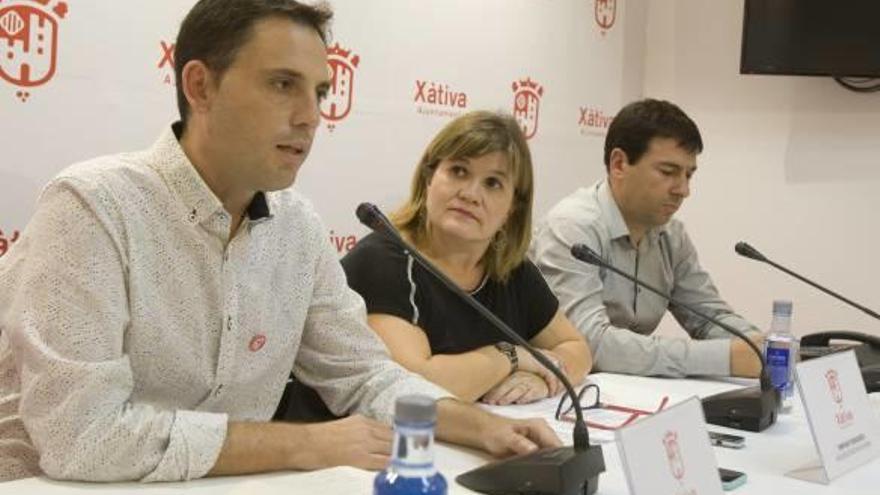 Miquel Lorente, Empar Penadés e Ignacio Reig, cuando se presentó la OEP de 2017, en octubre.