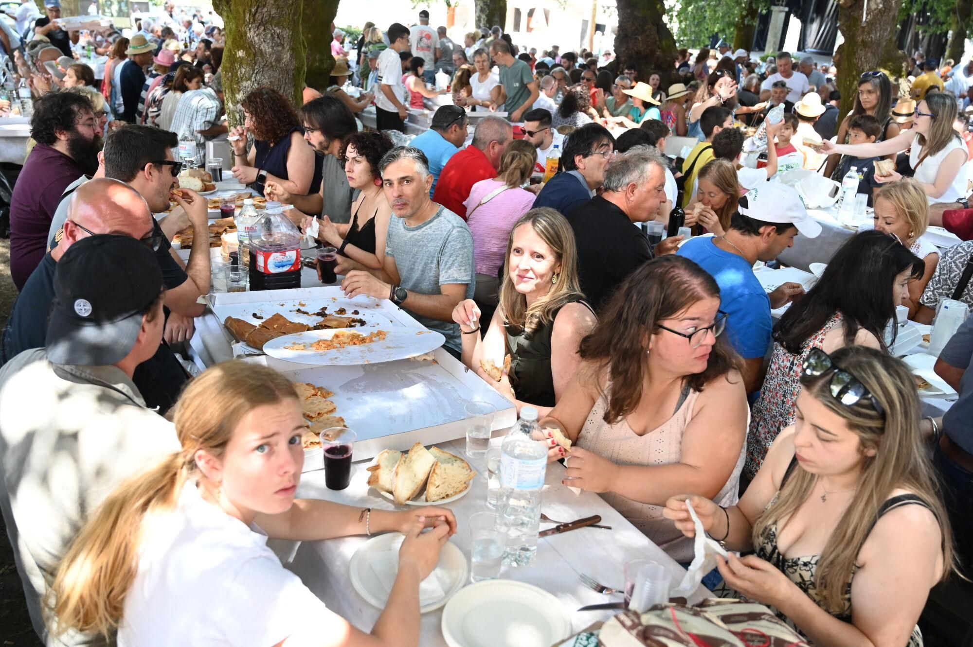 Se sirvieron más de doscientos «años», en una jornada con más de tres mil comensales