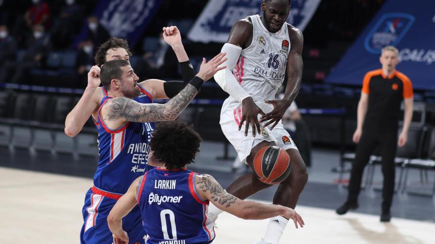 Efes knocks Real Madrid down and leaves him on the ropes - Vimarsana News