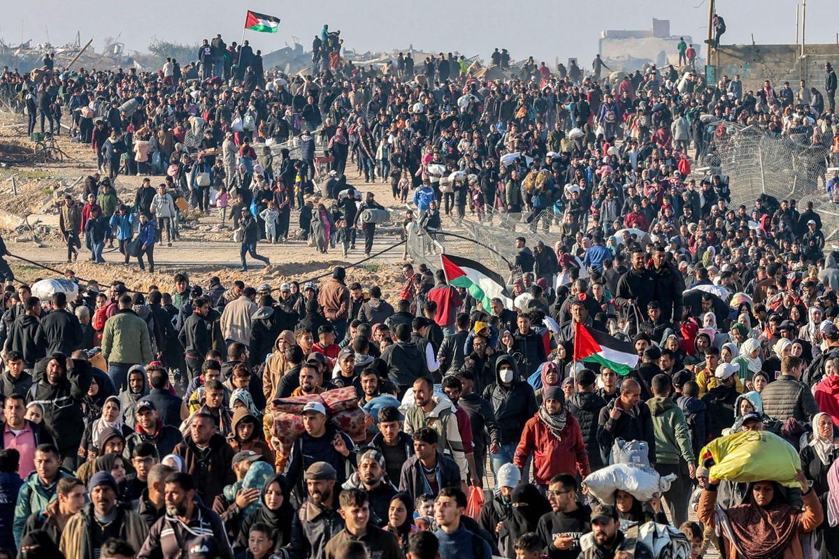 Palestinos desplazados regresan a sus hogares al norte de una Gaza ...