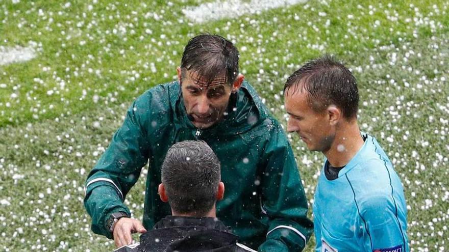 El partido parado por el granizo.