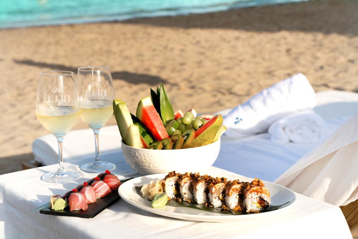 Blue Sand by Ohana Ibiza ofrece una gran variedad de platos.